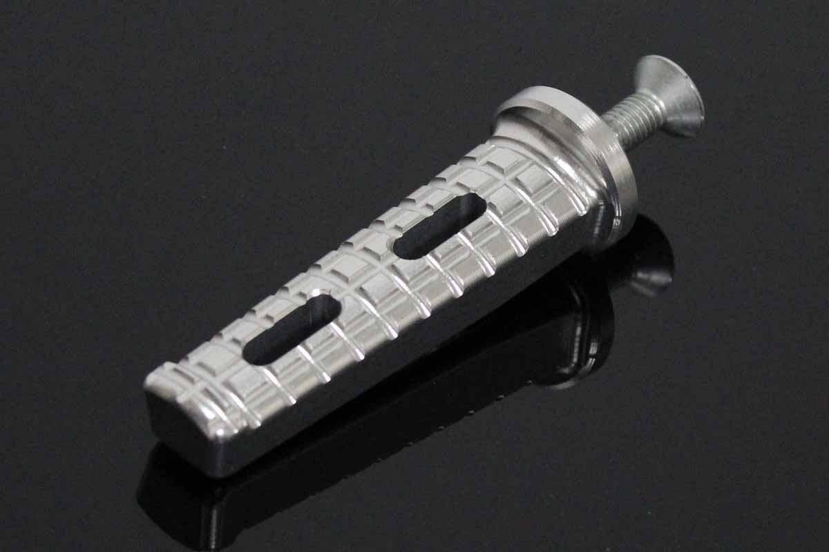 ■商品概要スロット■詳細説明TYGAステップキットの交換用フットペグ(スロッティッド、シルバー)。取付用テーパーソケットボルト(M8x40mm)が付いています。振動防止のため、ねじロック剤で固定することを推奨します。■適合車種グロム&ensp;グロム 年式: 13-16&ensp;&ensp;備考: 1st Gen MSX125