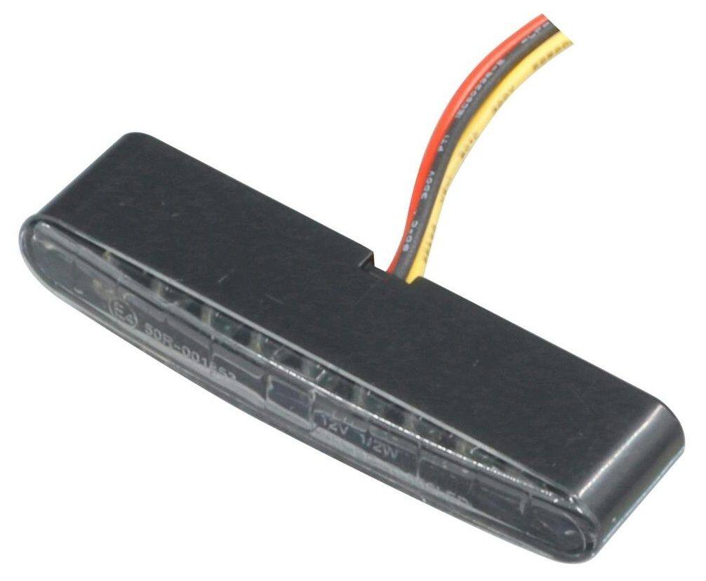 ■商品概要【カラー】レンズ：スモーク【素材】ボディ・レンズ：プラスチック【サイズ】・12V・1/2W・縦幅：約53.3mm・横幅：約7.4mm・奥行：約15.1mm【内容物】テールライト×1個【配線役割】・テールランプ：黄・ブレーキランプ：赤・アース：黒■詳細説明程良いサイズのテールライトです。レンズは国際基準のEマーク・50Rを取得しており、明るさは申し分ありません。様々なカスタマイズ用途にご利用ください。■注意点※レンズ基盤のみとなりますのでボディは別途ご用意ください。※メーカー都合により商品の仕様変更がある場合がございます。ご了承ください。■適合車種&ensp;&ensp;&ensp;備考: 汎用