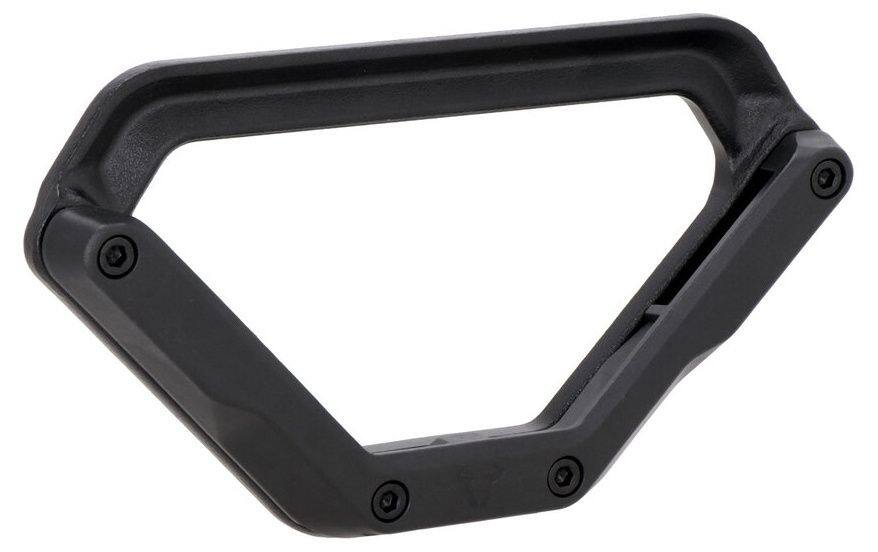 ■商品概要・鍛造スチール製ブラケットとV字形ホルダーを採用した薄型設計・FIDLOCK(R)マグネットシステムを内蔵した樹脂製ホルダー・車種専用設計で車体へ確実にフィット・Legend GearサイドバッグおよびWPサイドバッグに対応・材質：スチール／ポリアミド重量：1.4 kg■詳細説明車種専用設計のV-LOCサイドキャリア。車体へできる限り近づけて装着できる設計により、スマートなスタイリングを実現します。V-LOCは、FIDLOCK(R)マグネットシステムを内蔵したV字形の樹脂製ホルダーと、高強度の鍛造スチール製ブラケットで構成されています。内蔵マグネットがサイドバッグを正しい位置へスムーズに誘導し、機械式ロック機構に「カチッ」と確実に固定されます。V-LOCサイドキャリアは、SIDE BAG WPおよびLEGEND GEARサイドバッグに対応しています。また、別売のSLC変換アダプターを使用することで、SysBag WP(S／M)、Legend GearLCサイドバッグ、URBANABSサイドケースも装着可能です。■注意点※掲載車種以外にも適合する車種がある場合がございます。※車種・年式は、ヨーロッパモデルで確認された適合です。日本国内で販売された車種・年式への適合は未確認です。※画像には他の商品が含まれている場合があります。※メーカー都合により商品の仕様変更がある場合がございます。ご了承ください。■適合車種SCRAMBLER 1200 XC&ensp;SCRAMBLER 1200 XC 年式: 18-23SCRAMBLER 1200 XE&ensp;SCRAMBLER 1200 XE 年式: 18-25SCRAMBLER 1200 X&ensp;SCRAMBLER 1200 X 年式: 23-25