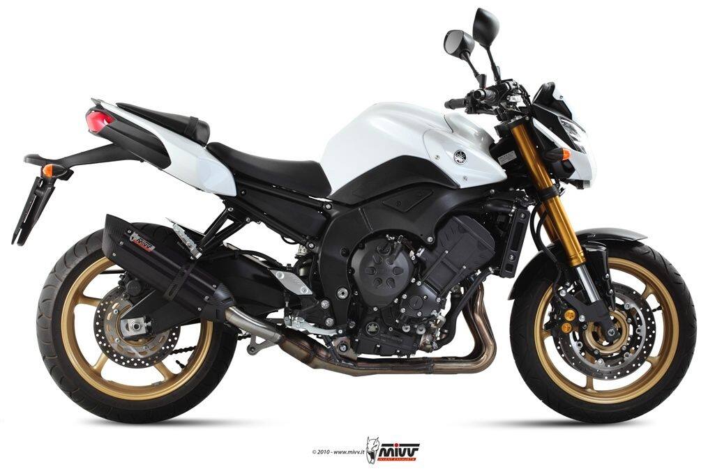 ■商品概要ブラックステンレス■詳細説明Mivvのスリップオンマフラーは、バイクのルックス、サウンド、そして性能を向上させるよう設計されています。そのデザインには細部まで徹底したこだわりが注がれており、バイクの見た目で個性を主張したいと願うライダーの皆様にご満足いただける製品となっています。SUONOレンジは、外観、革新性、応用技術を完璧に融合させたシリーズです。製品を可能な限り軽量化するため、デザインには厳選された素材が採用されています。本マフラーは、特殊な着色加工によって「ブラックムーン」効果を施したブラックステンレス製センターボディを採用し、サイレンサーによりアグレッシブな外観を与えています。■注意点※公道走行不可。※画像には他の商品が含まれている場合があります。※取扱説明書が付属する場合は、外国語となります。※輸入商材の為、納期が遅れる場合がございます。あらかじめご了承ください。※メーカー都合により商品の仕様変更がある場合がございます。ご了承ください。　※受注後のキャンセル、返品、都合交換はできません。予めご了承ください。■適合車種FAZER 8&ensp;FAZER 8 年式: 10-16&ensp;&ensp;備考: RN25，RN255 RN256，RN251 RN252FZ8&ensp;FZ8 年式: 10-16&ensp;&ensp;備考: RN25，RN255 RN256，RN251 RN252