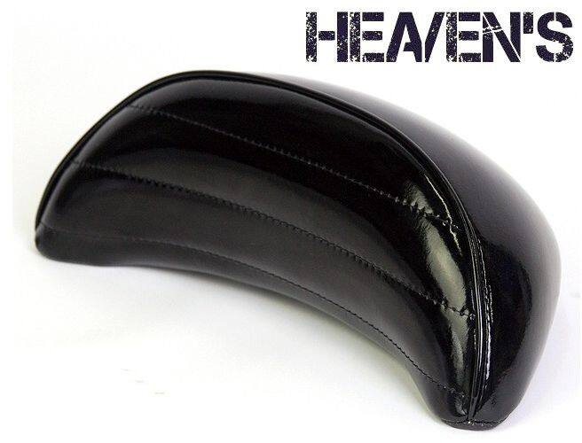 ■商品概要【タイプ】タック【素材】合皮【付属】M8取付ボルト×2本【生産国】フィリピン■詳細説明裏側にM8の取付ボルトが2本付いています。(ボルトの間隔はボルト中心部より約14cm)■注意点※HEAVEN’S専用バックレスト付きタンデムバーに適合します。※メーカー都合により商品の仕様変更がある場合がございます。ご了承ください。■適合車種&ensp;&ensp;&ensp;備考: 汎用