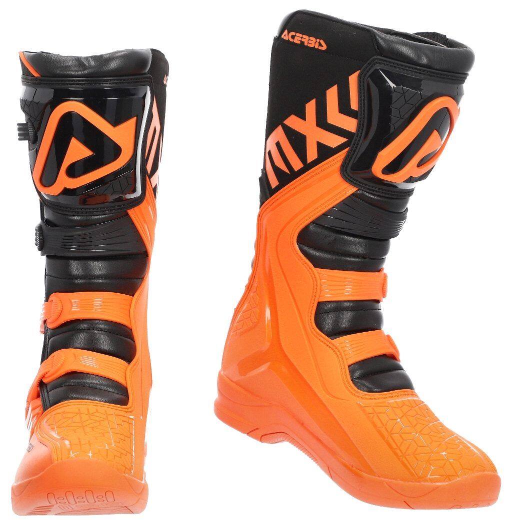 ■商品概要カラー：209 - orange/black素材・マイクロファブリック 30％・TPU 15％・TPR 3％・ポリウレタン 21％・エアメッシュ 18％・ジャージー 7％・BKメッシュ 3％■詳細説明・非常に軽量なプロテクションブーツ・切創・摩耗に強いアッパー・快適性と衝撃吸収性を高めるエラストマー素材のヒールプロテクション・すね、足首、シフト操作部に異なる構造のTPUインサートを配置し、保護性能を最大化・微調整バックル付きクラスプ4個とゲイターの面ファスナーで固定・スエード製ヒートプロテクション・柔らかく切創・摩耗に強いマイクロファイバー製のゲイターとすね部のひだ・耐摩耗性に優れた二重密度ラバーソール・快適性と汗の吸収性を高める3Dメッシュの内装・EN 13634：2015 Level 2認証取得済み。3つの認証評価項目すべてでLevel 2を達成■注意点※取扱説明書が付属する場合は外国語となります。※輸入商材の為、納期が遅れる場合がございます。あらかじめご了承ください。※画像には他の商品が含まれている場合があります。※メーカー都合により商品の仕様変更がある場合がございます。ご了承ください。　※受注後のキャンセル、返品、都合交換はできません。予めご了承ください。