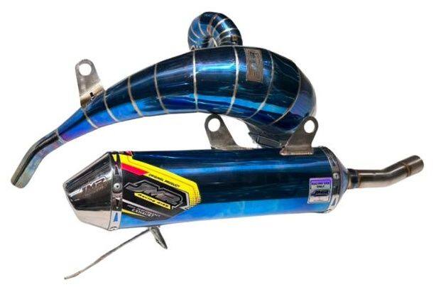 ■商品概要素材：ステンレス304 / Bluemoon仕上げ適合車種：Husqvarna TE 250 2024- / TE 300 2024-■注意点※取扱説明書が付属する場合は外国語となります。※輸入商材の為、納期が遅れる場合がございます。あらかじめご了承ください。※メーカー都合により商品の仕様変更がある場合がございます。ご了承ください。　※画像はイメージです。■適合車種TE 250&ensp;TE 250 年式: 24-TE 300&ensp;TE 300 年式: 24-