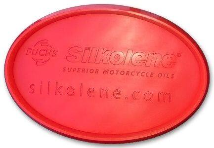 ■商品概要プラスティック製・レッドサイズ：120x80mm■詳細説明FUCHS SILKOLENE フックスシルコリン オリジナル サイドスタンドパッド■注意点※メーカー都合により商品の仕様変更がある場合がございます。ご了承ください。
