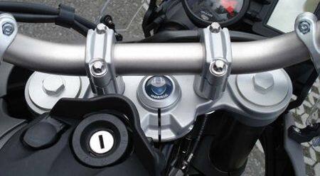 ■商品概要【タイプ】Anodized■詳細説明Product Code: '0268' for Centre cap top yoke Anodized for BMWF800GSF650GS■注意点※日本語の説明書は付属しません。■適合車種F650 GS&ensp;F650 GS 年式: 08-F800 GS&ensp;F800 GS