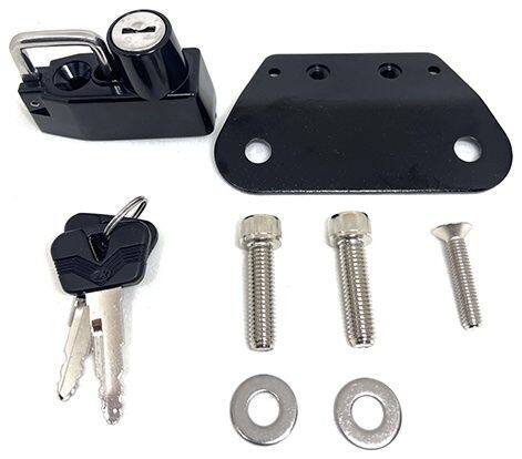 ■商品概要カラー：ブラック材質：スチール製セット内容・付属品：カギ×2用途：バイク用■詳細説明スマートに取り付けが可能な車種専用設計なヘルメットホルダー！ヘルメットホルダーの向きを変更することで2ポジションの選択が可能なタイプ。■注意点※この商品は盗難やイタズラを抑制するものであり、完全な盗難防止を保証するものではありません。※カギのみの補償設定はありませんので、カギの紛失にはご注意ください。(カギ2本付属)※この商品に装着した物の盗難、紛失、脱落、破損、故障に関しましては一切メーカー保証いたしかねます。あらかじめご了承ください。※メーカー都合により商品の仕様変更がある場合がございます。ご了承ください。■適合車種CB125R&ensp;CB125R 年式: 18&ensp;&ensp;備考: JC79&ensp;CB125R 年式: 21-24&ensp;&ensp;備考: JC91CB250R ABS&ensp;CB250R ABS 年式: 18&ensp;&ensp;備考: MC52CB250R&ensp;CB250R 年式: 18-23&ensp;&ensp;備考: MC52