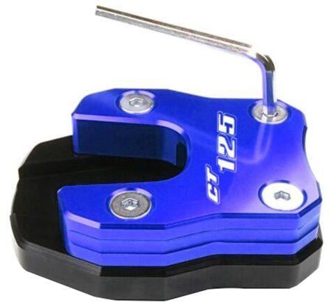 ■商品概要質量：130g材質：アルミ商品サイズ：130mm用途：バイク用■詳細説明CT125ハンターカブをさらにかっこよく、実用的にするドレスアップパーツです。「CT125」ロゴ入りのサイドスタンドプレートです。砂地、未舗装地やアスファルト等でのサイドスタンドのめり込みを防ぎます。ボルト止めの簡単取付です！取付を行う際は六角ボルトを外してプレートをばらし、サイドスタンドに合わせて装着して最後に六角ネジで再度プレートをボルトで締めて装着します。■注意点※購入する前に必ず現車のサイズ確認をお願い致します。※海外からの商品となるため、製造過程もしくは輸送中についた小さなキズなどがある場合がございます。予めご了承ください。※JA65ハンターカブには適合しません。※メーカー都合により商品の仕様変更がある場合がございます。ご了承ください。■適合車種CT125 ハンターカブ&ensp;CT125 ハンターカブ 年式: 20&ensp;&ensp;備考: JA55