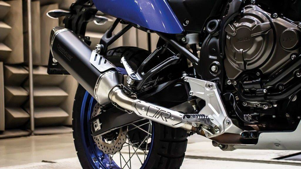 ■注意■この商品は下記となります。必ずご確認ください。スポーツサイレンサー選択：BLACK HAWK レーシングスリップオンサイレンサー、ステンレス マット(SKU：64583995019)■他の商品はこちらですスポーツサイレンサー選択：BLACK HAWK レーシングスリップオンサイレンサー、ステンレス ブラック(SKU：64783995019)はこちら※リンク先に商品がない場合、すでに完売している商品となります。予めご了承ください。■商品概要【セット内容】・コネクションチューブ(SKU：0105 995019)■詳細説明主な特徴・スポーティで響きのあるサウンド・高品質素材・性能とトルクの向上・軽量構造・優れた形状とフィット感・ヨーロッパでハンドメイド■注意点※取扱説明書が付属する場合は、外国語となります。※輸入商材の為、納期が遅れる場合がございます。あらかじめご了承ください。※メーカー都合により商品の仕様変更がある場合がございます。ご了承ください。　※受注後のキャンセル、返品、都合交換はできません。予めご了承ください。　※画像はイメージです。■適合車種Tenere 700&ensp;Tenere 700 年式: 19&ensp;Tenere 700 年式: 21
