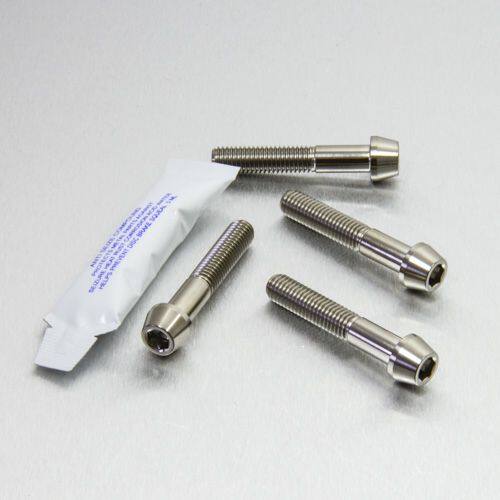■商品概要■フロント・磨き仕上げ素材：ステンレス製品タイプ：フォーク重さ：87.73g入数：4穴あけ加工：なし■詳細説明水や泥にさらされて腐食しやすい個所にも使えます。潤滑剤とPro-Boltステッカーが付属します。ボルトのヘッドスタイルはオリジナルと同じです。■注意点※メーカー都合により商品の仕様変更がある場合がございます。ご了承ください。■適合車種Africa Twin CRF1000L&ensp;Africa Twin CRF1000L 年式: 15-19&ensp;Africa Twin CRF1000L 年式: 20CB1300&ensp;CB1300 年式: 03-08CBR600RR&ensp;CBR600RR 年式: 03-04ZZR1100&ensp;ZZR1100 年式: 90-02&ensp;&ensp;備考: C-DFJR1300 AS&ensp;FJR1300 AS 年式: 06-09FJR1300A&ensp;FJR1300A 年式: 13-15V-Max 1700&ensp;V-Max 1700 年式: 09-16