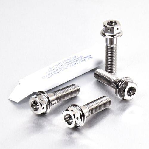 ■商品概要素材：チタン製品タイプ：フォーク重さ：40.09g入数：4穴あけ加工：なし■詳細説明チタン フロント アクスルピンチボルト セット DualDrive。■注意点※メーカー都合により商品の仕様変更がある場合がございます。ご了承ください。■適合車種Monster 1200R&ensp;Monster 1200R 年式: 16-21250 EXC-F&ensp;250 EXC-F 年式: 03-04990 Adventure&ensp;990 Adventure 年式: 06-13