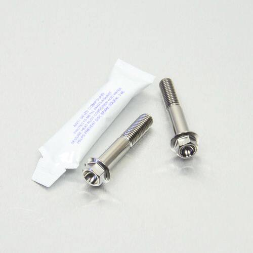 ■商品概要素材：チタン製品タイプ：フォーク重さ：27.85g入数：2穴あけ加工：なし■詳細説明チタンボルト セット of 2× M8×45mmテーパーソケットヘッドボルト。高張力6AL-4V(グレード5)チタン製。泥や水しぶきを浴びるバイクの前方のボルトは腐食しやすい傾向にあります。この交換用ボルトは耐腐食性に優れ、またオリジナルのスチール製よりも40％も軽量です。メーカーオリジナルと同じトルク設定で締め付けできます。ボルトをアップグレード！■注意点※メーカー都合により商品の仕様変更がある場合がございます。ご了承ください。■適合車種CB1000R&ensp;CB1000R 年式: 08-17CB600 Hornet&ensp;CB600 Hornet 年式: 98-06&ensp;&ensp;備考: FY-F6&ensp;CB600 Hornet 年式: 98-99&ensp;&ensp;備考: SFW-SFXCBF1000GT&ensp;CBF1000GT 年式: 10-16CBF1000&ensp;CBF1000 年式: 09-10&ensp;&ensp;備考: ABSCBR600FA&ensp;CBR600FA 年式: 11-13CBR600&ensp;CBR600 年式: 91-94&ensp;&ensp;備考: FM-FRVFR800 V-TEC&ensp;VFR800 V-TEC 年式: 02-05GSF1200 Bandit&ensp;GSF1200 Bandit 年式: 95-05GSF600 Bandit&ensp;GSF600 Bandit 年式: 95-04GSX-R750&ensp;GSX-R750 年式: 88-89&ensp;&ensp;備考: J-K&ensp;GSX-R750 年式: 90-91&ensp;&ensp;備考: L-MSV650&ensp;SV650 年式: 99-02