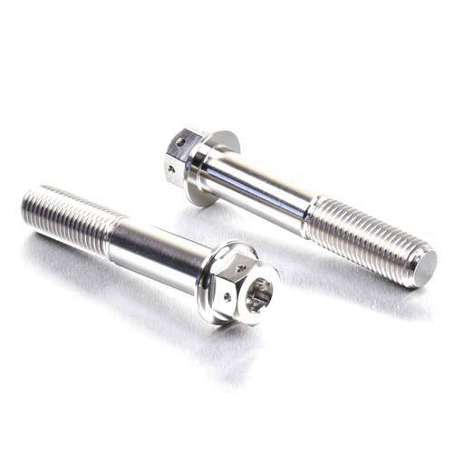■商品概要素材：チタン製品タイプ：ブレーキ／キャリパー重さ：50.37g入数：2穴あけ加工：なし■詳細説明高張力6AL-4V (Grade 5) チタン製 - フロントキャリパーをフォークレッグに取り付けるのに使用します。耐腐食性に優れ、オリジナルより40％軽量です。メーカーオリジナルと同じトルク設定で締め付けできます。■注意点※メーカー都合により商品の仕様変更がある場合がございます。ご了承ください。■適合車種RS125&ensp;RS125 年式: 06-12