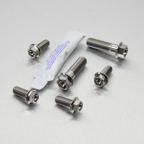 ■商品概要素材：チタン製品タイプ：エンジンキット／パーツ重さ：60.05g入数：6穴あけ加工：なし■注意点※メーカー都合により商品の仕様変更がある場合がございます。ご了承ください。■適合車種CRF450R&ensp;CRF450R 年式: 17-20XSR700&ensp;XSR700 年式: 16-21