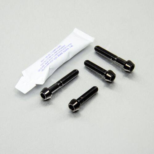 ■商品概要素材：ステンレス製品タイプ：ヨーク／バー重さ：35.57g入数：4穴あけ加工：なし■詳細説明ハンドルバー(レトロ＆クリップオンスタイルバー)をヨークに挟み込むためのボルト。磨き仕上げステンレス製なので退色や腐食の心配はありません。簡単メンテナンス。取り付け簡単。キットに含まれるボルトはオリジナルボルトと同じヘッドスタイルです。Pro-LubeおよびPro-Boltステッカーが付属します。■注意点※メーカー都合により商品の仕様変更がある場合がございます。ご了承ください。■適合車種YZF-R1&ensp;YZF-R1 年式: 98-01