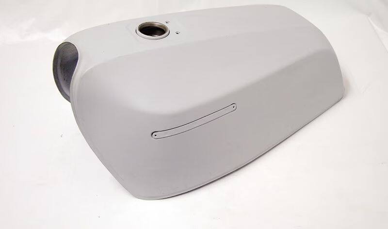 楽天市場】ゼファー400（タンク｜外装パーツ）：パーツ<バイク用品<車
