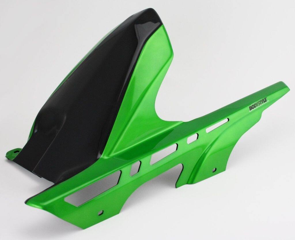■注意■この商品は下記となります。必ずご確認ください。グリーン/ブラック (Candy Lime Green/Metallic Spark Black，660)■他の商品はこちらですホワイト/ブラック (Pearl Blizzard White，54X/Metallic SparkBlack，660)はこちらブラック/グレー (Metallic Graphite Grey，45W/Metallic SparkBlack，660)はこちら※リンク先に商品がない場合、すでに完売している商品となります。予めご了承ください。■商品概要素材：ABSプラスチック取付：取付可能(必要な部品はすべて付属)■詳細説明BODYSTYLESportslineリアハガーは、スポーツバイクやネイキッドバイクのリアホイール周りに、レーシーでダイナミックなフォルムを演出します。高強度ABS樹脂製で塗装可能なこのドレスアップパーツは、センターショック用スプラッシュガードとして機能します。ABE認証取得済み。■注意点※取扱説明書が付属する場合は外国語となります。※輸入商材の為、納期が遅れる場合がございます。あらかじめご了承ください。※画像には他のカラー・商品が含まれている場合があります。※メーカー都合により商品の仕様変更がある場合がございます。ご了承ください。※画像には他の商品が含まれている場合があります。■適合車種Z900 (70 kW)&ensp;Z900 (70 kW) 年式: 20-22&ensp;&ensp;備考: ZR900H/ZR900HA2Z900&ensp;Z900 年式: 17-18&ensp;&ensp;備考: ZR900B/D&ensp;Z900 年式: 20-24&ensp;&ensp;備考: ZR900F