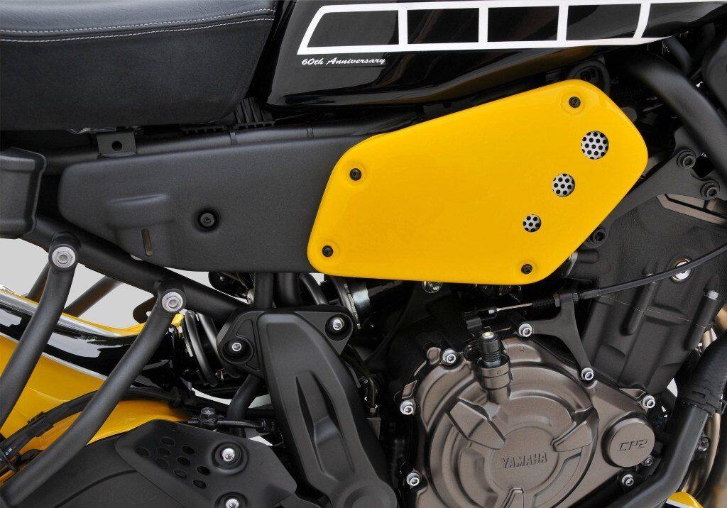 BODY STYLE ボディースタイル Sportsline サイドパネル XSR700 Legacy XTribute YAMAHA ヤマハ サイドカウル・サイドカバー カウル関連 外装 ブラック (Historic Black)