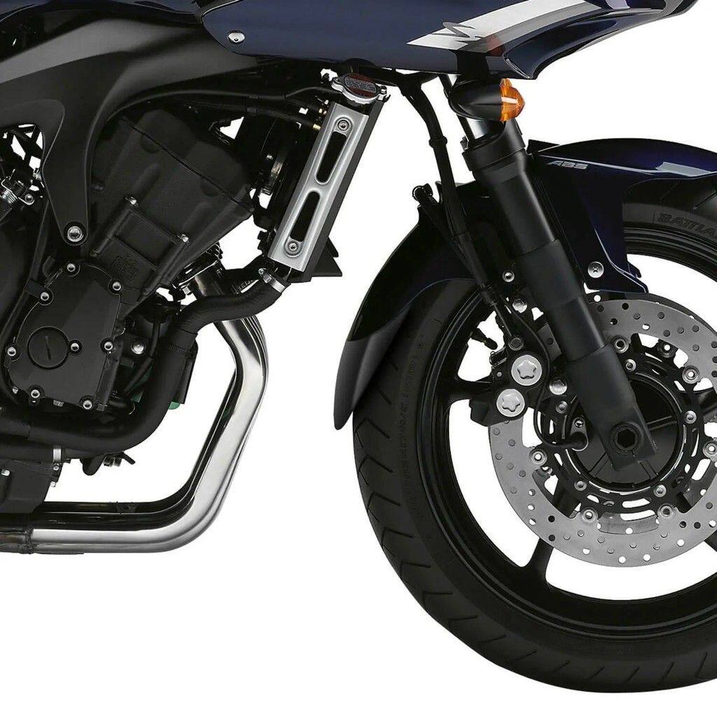 ■商品概要カラー：Matte BlackABS製■詳細説明純正フロントガードを130mm延長します。PyramidのフロントフェンダーエクステンションExtendaFendaは、PyramidPlasticsを代表する製品のひとつで、高品質のABSで製作されています。Extenda Fendaは、フロントフェンダーを延長する、丈夫で耐久性に優れた製品です。本製品はエキパイとエンジン下部への汚れの付着を抑え、高価なラジエーターを飛び石による損傷から保護します。Pyramid PlasticsのExtenda Fendaは簡単に取り付けられます。丁寧に梱包し、詳しい取付説明書と、上記の必要な取付部品一式を同梱してお届けします。■注意点※PyramidPlasticsのExtendaFendaは、車両のフロントフェンダーの輪郭に沿う専用設計です。機械的な固定用のプラスチックリベットと、フロントフェンダーへの穴あけを希望しない場合に使用できる、PyramidPlasticsが専用に調達したStickFit Padsのシートが付属します。※取扱説明書が付属する場合は、外国語となります。※輸入商材の為、納期が遅れる場合がございます。あらかじめご了承ください。※画像には他の商品が含まれている場合があります。※メーカー都合により商品の仕様変更がある場合がございます。ご了承ください。■適合車種FZ6 S2&ensp;FZ6 S2 年式: 08-09