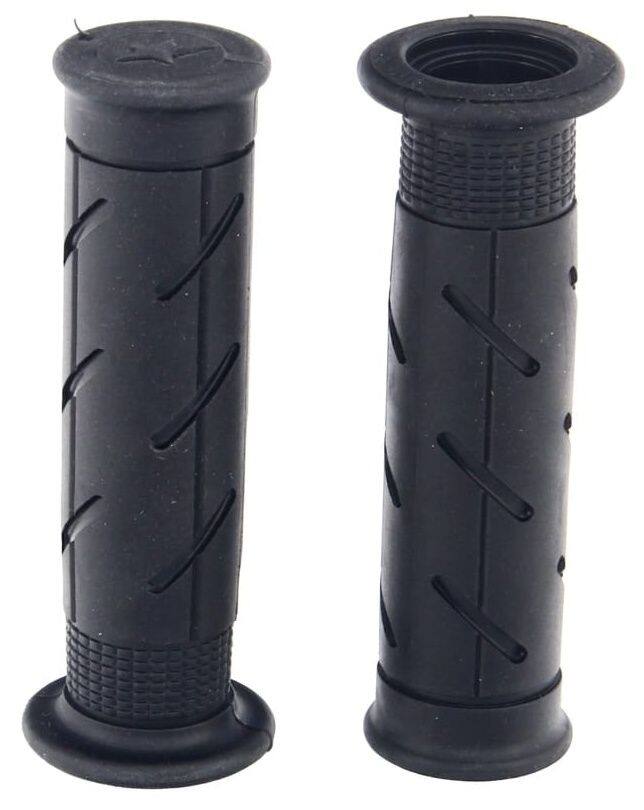 ■商品概要タイプ：OEM-RR GRIPS色[カラー]：ブラック材質[素材]：Super Soft(高柔軟性エラストマー)仕様：非貫通内容量[数量]：左右セット内径：Φ22/24mm長さ：122mm■詳細説明商品の性質上、表記寸法と若干異なる場合がございます。予めご了承ください。■注意点※ゴム製品の性質上、寸法には若干の誤差がある場合があります。※ゴム製品の性質上、寸法には若干の誤差がある場合があります。(グリップ取り付け時の寸法を表記しております。)。※メーカー都合により商品の仕様変更がある場合がございます。ご了承ください。■適合車種&ensp;&ensp;&ensp;備考: 汎用