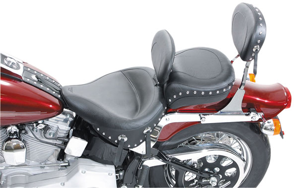MUSTANG マスタング ツーリングワイドソロシート ドライバーバックレスト付き (Wide Touring Solo Seat with Driver Backrest)【VINTAGE SOLO DBR 00-5FLST】 HARLEY-DAVIDSON ハーレーダビッドソン シート シート関連 外装