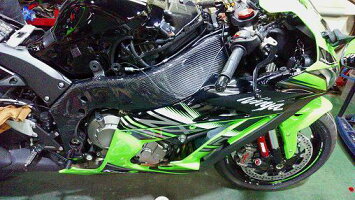 CLEVERWOLFクレバーウルフフレームカバータイプ:平織りカーボンZX-10R