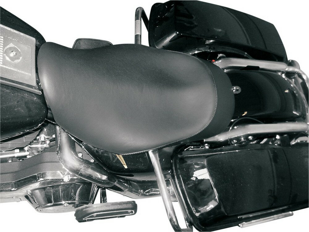 DANNY GRAY ダニーグレー シートBUTTCRACKモデル 97-07FLHR 【SEAT BUTTCRK [0801-0208]】 Road King EFI - FLHR 2007 1997 2006 Classic FLHRC Injected I 1998 King-Injected FLHR-I HARLEY-DAVIDSON ハーレーダビッドソン シート シート関連 外装