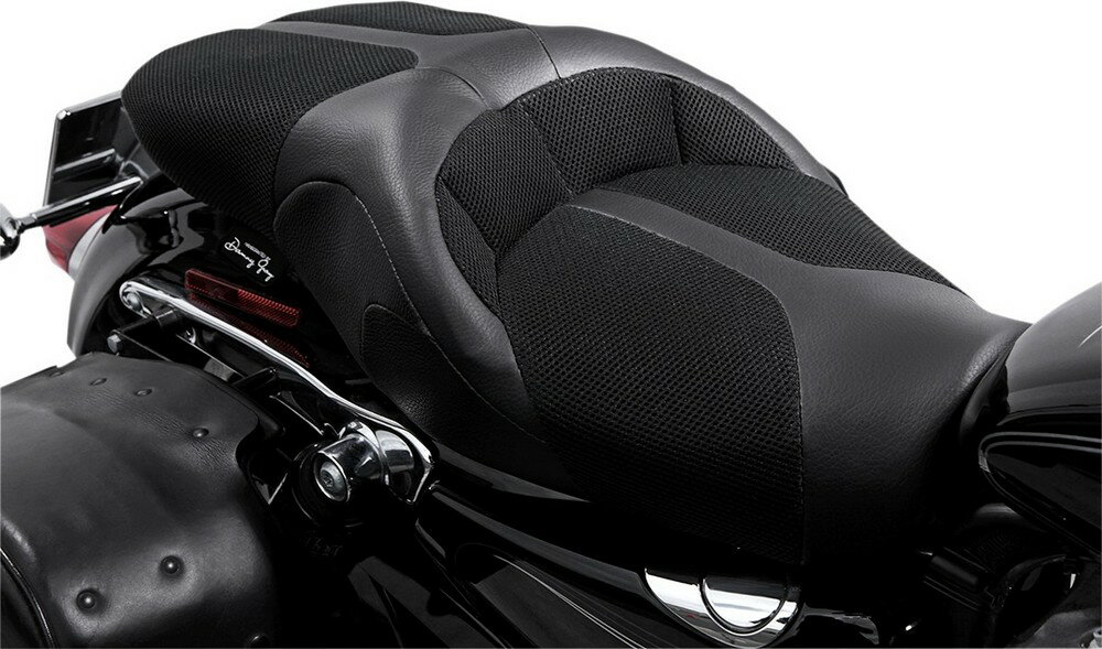 DANNY GRAY ダニーグレー シートTRISTAIRモデルレザー 04-17XL 【SEAT TRISTAIR LTHR04-17XL [0804-0551]】 HARLEY-DAVIDSON ハーレーダビッドソン シート シート関連 外装