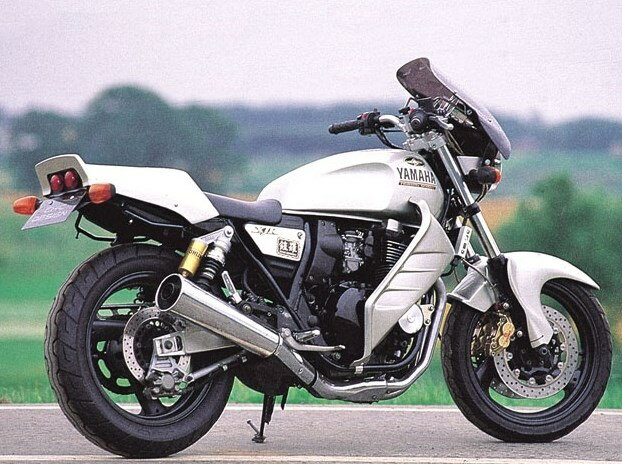 CHIC DESIGN シックデザイン ガイラシールド XJR400 XJR400S XJR400R YAMAHA ヤマハ スクリーン 外装