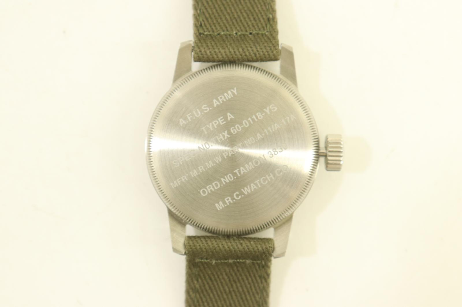 【中古】 A.F.U.S ARMY メンズ腕時計 -- M.R.M.W Air Force A-11 メンズ腕時計 A.F.U.S ARMY -- 銀 シルバー 無地