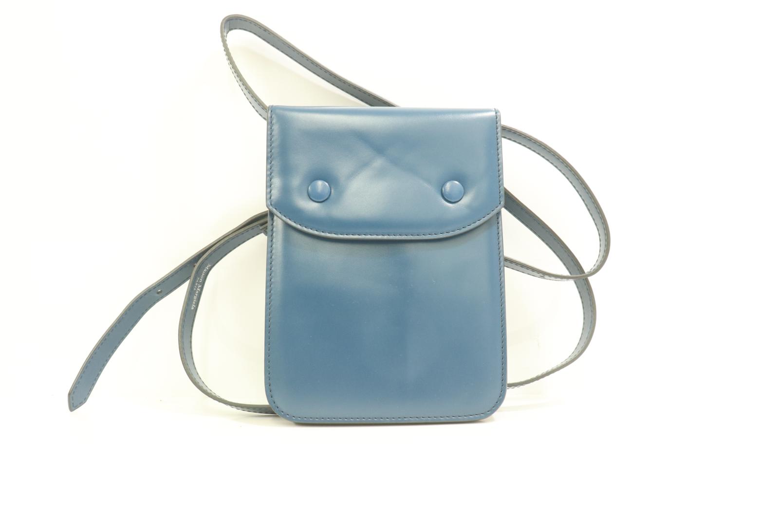 Rakuten - 【中古】 Maison Margiela メンズショルダーバッグ -- カーフスキン クロスボディバッグ Maison Margiela -- 青 ブルー 無地