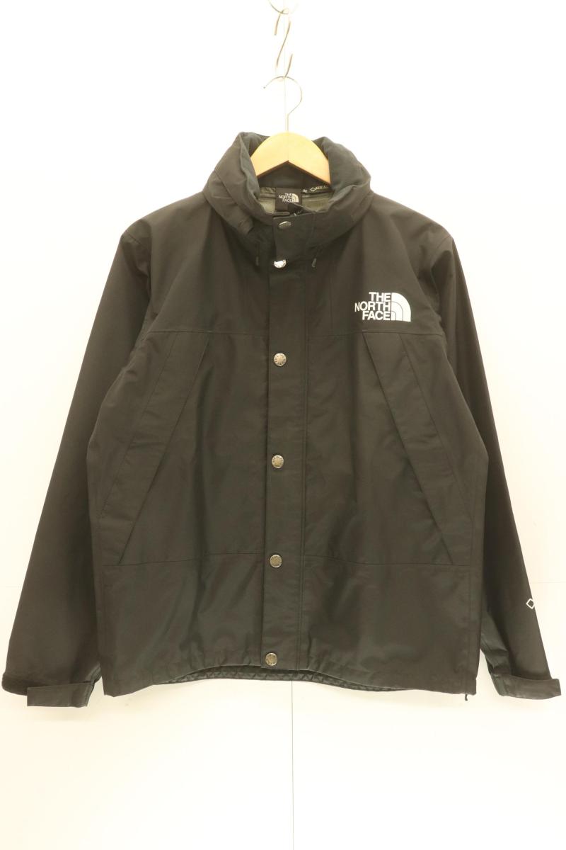 　商品状態説明 詳細説明 Mountain Raintex Jacket THE NORTH FACE M 黒 ブラック ロゴ 【状態ランク：C 使用感がありダメージが確認できる状態】 【状態備考】 襟、両袖手首付近、両袖口、両袖口裏地、前面中央付近、裏地、背面両袖、背面裾中央付近に汚れが多数見られます。前面右腹部付近裏地にほつれが多数見られます。 表記サイズ M 実寸サイズ 着丈 67.5cm身幅 55.5cm肩幅 46cm袖丈 63cm裄丈 cm 素材表記 表側 ナイロン100％/裏側 ナイロン100％/襟、インナーフラップ裏 ポリエステル100％ カラー 黒 ブラック ※色は担当者の主観で判断しております。 ※表示するモニターごとに色合いが違って見える場合があります。 テイスト /2026-01-22 管理番号 242222071749　