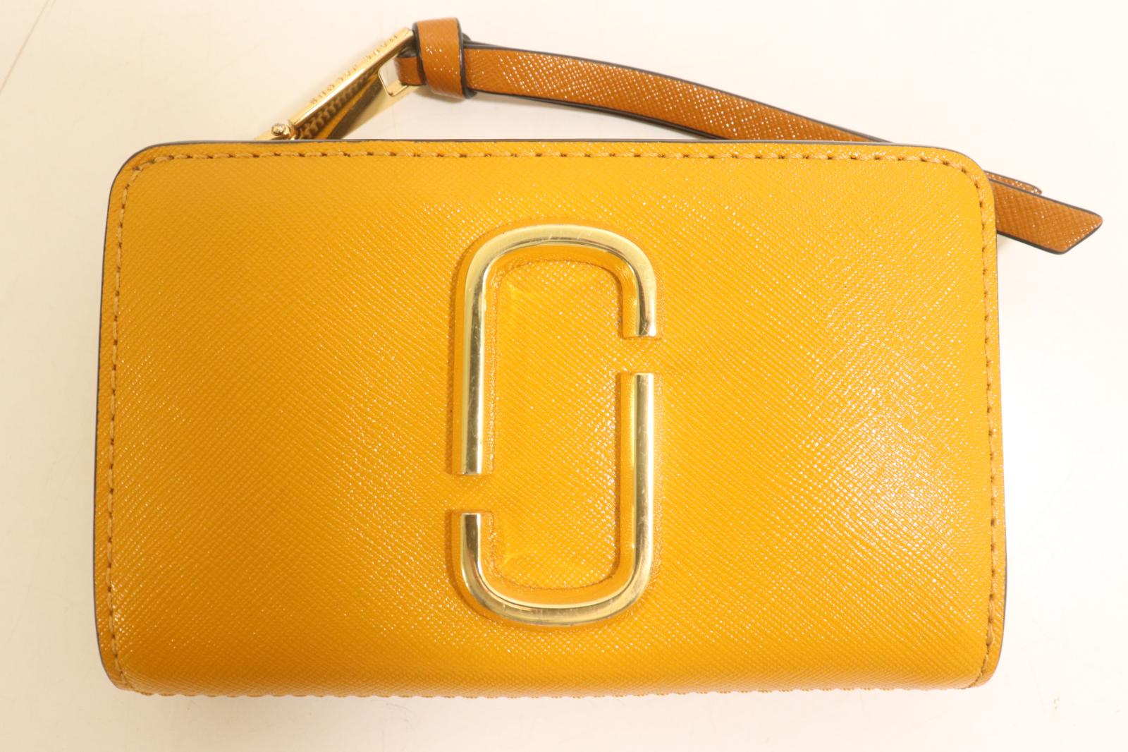 Rakuten - 【中古】 MARC JACOBS レディース財布 -- THE SNAPSHOT COMPACT WALLET MARC JACOBS -- 黄 イエロー ロゴ