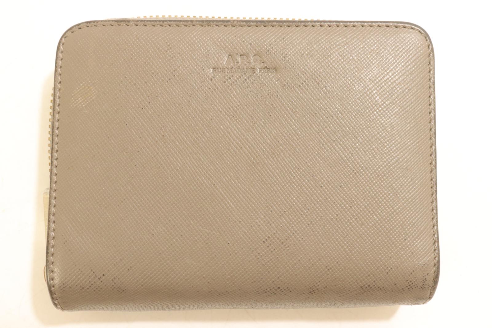  A.P.C. メンズ財布 -- Emmanuelle ROUND FASTNER WALLET A.P.C. -- グレー 灰 ロゴ