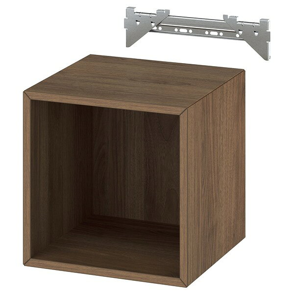 EKET エーケト 壁取り付け式シェルフユニット - ブラウン ウォールナット調 35x35x35 cm. 壁取り付け式のEKET/エーケトを使えば、壁面を有効に活用できるうえ、床もすっきりします シンプルなユニットは限られたスペースで収納力を発揮します。 ものが増えたら、ユニットを追加してもっと大きなソリューションもつくれます 警告！ 落下のおそれがあります ? 落下のリスクを減らすため、しっかりと固定する必要があります。 ご自宅に適したネジやねじ込みプラグをお使いください。 不明な点がある場合は、専門家からのアドバイスを得てください 壁掛けにした場合の最大荷重は壁の材質によって異なります壁取り付け式のEKET/エーケトを使えば、壁面を有効に活用できるうえ、床もすっきりしますシンプルなユニットは限られたスペースで収納力を発揮します。 ものが増えたら、ユニットを追加してもっと大きなソリューションもつくれます壁に取り付けるためのEKET/エーケト 吊り下げレールが含まれています壁掛けにした場合の最大荷重は壁の材質によって異なりますフレームを吊り下げレールに取り付ける際は、フレームの上部と天井の間に5cm以上のスペースを空けてください素材バックパネル: 繊維板, ペーパーフォイルパネル: パーティクルボード, ハニカム構造ペーパーパッキング(再生紙100％）, 繊維板, ペーパーフォイル, プラスチックエッジスチール、亜鉛メッキお手入れ方法湿らせた布で水拭きしてくださいきれいな布でから拭きしてください【商品の大きさ】幅: 35 cm奥行き: 35 cm高さ: 35 cm棚板1枚あたりの最大荷重: 7 kg