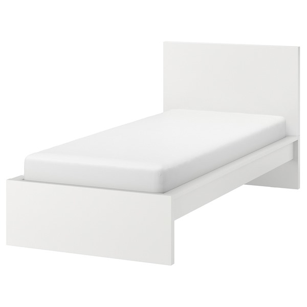 MALM マルム ベッドフレーム - ホワイト/ロンセット 90x200 cm. マットレスの厚さに合わせてベッドベース（すのこ）の高さを調節できます どんな寝具やベッドルーム家具とも相性のいいベッドフレームです ヘッドボードに高さがあるため、背中の後ろに枕をいくつかはさむだけで、ベッドに快適に座って本を読んだりテレビを見たりできます ベッド下の掃除機がけが簡単にできるので、ホコリのないきれいな空間を保てます ベッドの下には別売りのMALM/マルム ベッド下収納ボックスを2個セットできます マットレスとベッドリネンは別売りですマットレスの厚さに合わせてベッドベース（すのこ）の高さを調節できますどんな寝具やベッドルーム家具とも相性のいいベッドフレームですヘッドボードに高さがあるため、背中の後ろに枕をいくつかはさむだけで、ベッドに快適に座って本を読んだりテレビを見たりできますベッド下の掃除機がけが簡単にできるので、ホコリのないきれいな空間を保てますカーブしたスラットとコンフォートゾーンが特徴のLONSET/ロンセット ベッドベース（すのこ）は、正しい背骨のカーブを維持するのに役立つうえ、オープンな構造が空気を循環させ、マットレスを爽やかに保ちますベッドの下には別売りのMALM/マルム ベッド下収納ボックスを2個セットできますLONSET/ロンセット ベッドベース（すのこ）は商品の価格に含まれていますが、パッケージが別になっています。お取り忘れにご注意くださいマットレスとベッドリネンは別売りです素材ヘッド/フット ボード: パーティクルボード, 繊維板, 繊維板, プリント、エンボス アクリル塗装, プラスチックエッジ, ハニカム構造ペーパーパッキング(再生紙100％）ベッドサイド: パーティクルボード, 繊維板, プリント、エンボス アクリル塗装, ペーパー, プラスチックエッジベッドベーススラット: 積層合板, ペーパーフォイル, 樹脂接着剤コーティングテープ: ポリプロピレン 100%スラットホルダー: 熱可塑性エラストマーベッドベース: 合板お手入れ方法中性洗剤を含ませた布で拭いてくださいきれいな布でから拭きしてください【商品の大きさ】長さ: 209 cm幅: 105 cmフットボードの高さ: 38 cmヘッドボードの高さ: 100 cmマットレスの長さ: 200 cmマットレスの幅: 90 cm高さ: 100 cm床から家具の底面までの高さ: 21 cm