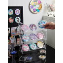 缶バッジディスプレイ棚 バッジ展示台 バッジ収納棚 アクスタ バッチ収納 収納ラック 全クリア 【44mm・56mm・75mm・90mm】対応 陳列棚 大容量 ディスプレイ 展示 おしゃれ 落下防止 3段階収納 飾る 卓上 表彰メダル 飾る 推し活