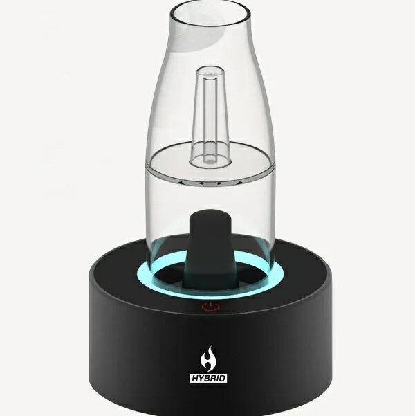 Hybrid Cup Vaporizerは、グラスカップ内にベイパーを自動で溜める革新的なデスクトップデバイス。 従来のように直接吸引するのではなく、グラスに溜まったベイパーをドリンクのように楽しむ、新しいセッションスタイルを提案します。   510規格カートリッジとワックスアトマイザーの両方に対応し、シーンや好みに合わせて自由に使い分けが可能。 さらにオートアトマイズ機能により、ハンズフリーで簡単に濃厚なクラウドを作り出します。   パーティーや友人とのシェアセッションにも最適な、次世代ソーシャルヴェポライザーです。     Features グラスカップにベイパーを自動生成 “Drink The Vapor” スタイル 510カートリッジ対応 ワックスアトマイザー対応 オートアトマイズ機能搭載 ハンズフリー操作 タッチパッド式コントロール 4段階電圧調整（2.5V / 3.0V / 3.5V / 4.0V） 1600mAh大容量バッテリー ウォーターグラスアタッチメント対応 Perfect For 🌿 自宅でゆっくり楽しみたい 🌿 友人とシェアしたい 🌿 510カートもワックスも使いたい 🌿 新しいベイプ体験を探している 🌿 ラウンジのような雰囲気を楽しみたい   Style “Drink Your Vapor.” グラスに広がる濃厚なクラウド。 吸うだけではない、まったく新しいベイプカルチャーを体験してください。Hybrid Cup Vaporizerは、グラスカップ内にベイパーを自動で溜める革新的なデスクトップデバイス。 従来のように直接吸引するのではなく、グラスに溜まったベイパーをドリンクのように楽しむ、新しいセッションスタイルを提案します。   510規格カートリッジとワックスアトマイザーの両方に対応し、シーンや好みに合わせて自由に使い分けが可能。 さらにオートアトマイズ機能により、ハンズフリーで簡単に濃厚なクラウドを作り出します。   パーティーや友人とのシェアセッションにも最適な、次世代ソーシャルヴェポライザーです。     Features グラスカップにベイパーを自動生成 “Drink The Vapor” スタイル 510カートリッジ対応 ワックスアトマイザー対応 オートアトマイズ機能搭載 ハンズフリー操作 タッチパッド式コントロール 4段階電圧調整（2.5V / 3.0V / 3.5V / 4.0V） 1600mAh大容量バッテリー ウォーターグラスアタッチメント対応 Perfect For 🌿 自宅でゆっくり楽しみたい 🌿 友人とシェアしたい 🌿 510カートもワックスも使いたい 🌿 新しいベイプ体験を探している 🌿 ラウンジのような雰囲気を楽しみたい   Style “Drink Your Vapor.” グラスに広がる濃厚なクラウド。 吸うだけではない、まったく新しいベイプカルチャーを体験してください。