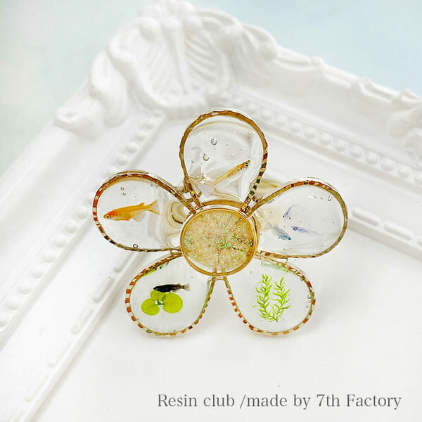 人気の魚シリーズに メダカが登場 アクアリウム柄シールとの組み合わせは相性抜群です Resin Club レジンクラブ メダカ ずっと気になってた