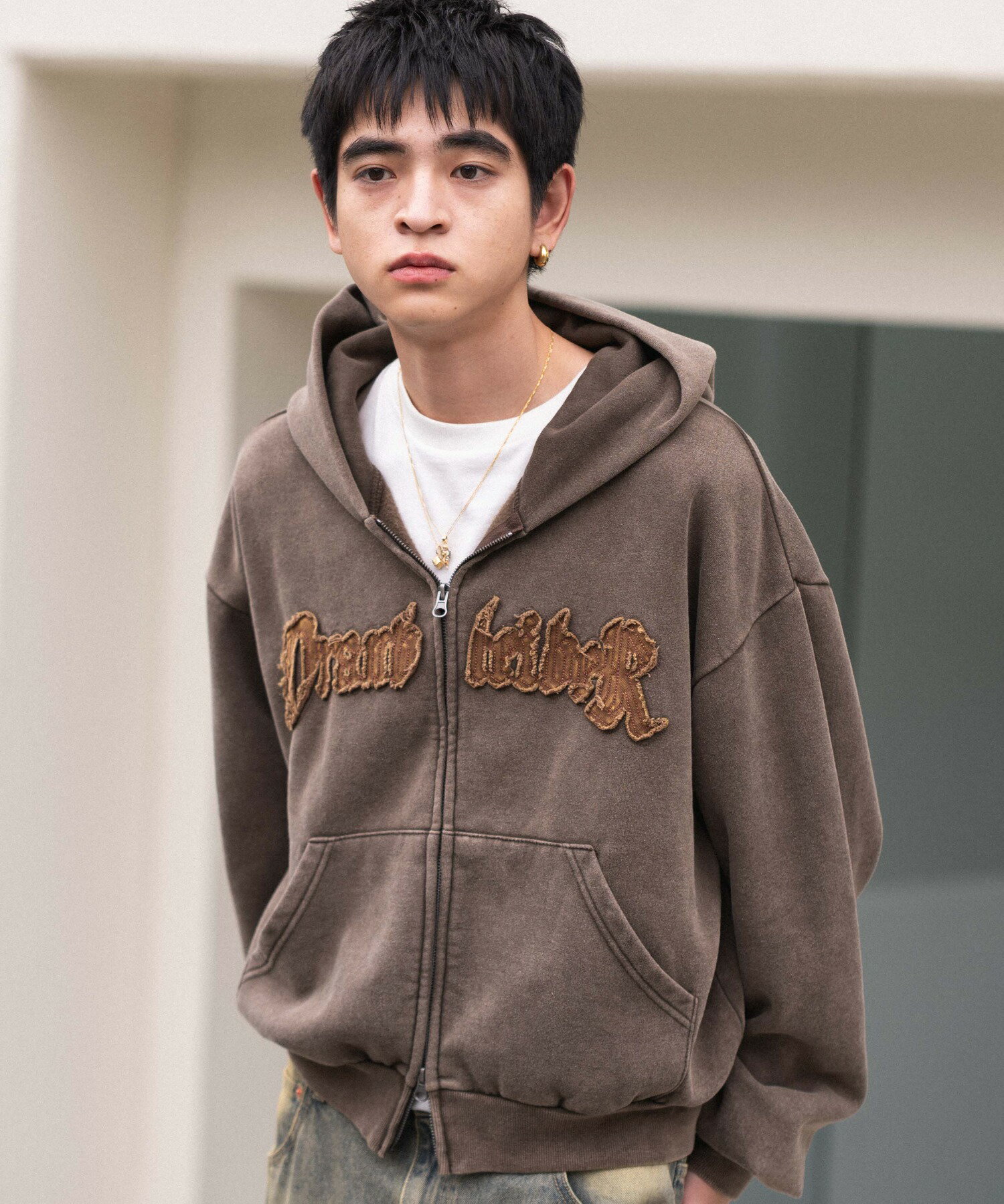 ＼20％OFFクーポン利用で3960円／25秋新作 ショートグラフィックZIPパーカー メンズ レディース パーカー ジップパーカー トップス スウェット 羽織り ゆったり カレッジロゴ フーディー ヴィンテージ感 ヴィンテージ風 おしゃれ 秋 冬 WEGO ウィゴーのサムネイル