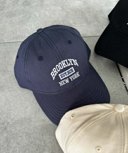 【SALE2199円→1870円】【WEGO】カレッジロゴキャップのサムネイル