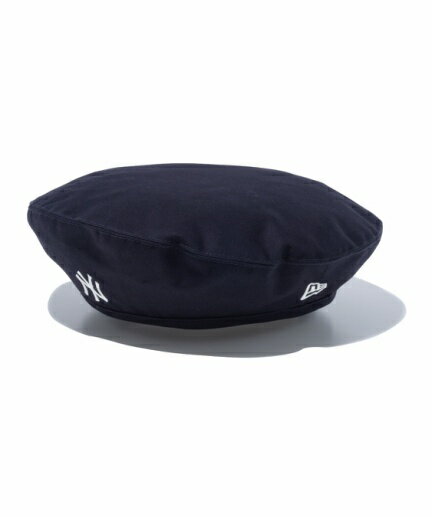 メーカー希望小売価格はメーカー商品タグに基づいて掲載していますWEGONEWERA Mini Logo BERET【NEWERA】小さめロゴがポイントのデザイン。丸くて平らな形状が特徴のベレー帽。芯がないので折り畳んで、バッグなどに入れて持ち運ぶことができます。男女問わずユニセックスでお使い頂けるひと品です。-NEW ERA(ニューエラ)-1920年に設立のアメリカ発帽子ブランド。とくに、プロ用ベースボールキャップの世界的メーカーとして有名。プロスポーツでの使用に耐えうる高品質なキャップを実現し、独占的にMLB全選手が試合で着用するオンフィールドキャップを供給、MLBの試合で使用されるキャップはすべてニューエラ製である。数々の有名アーティストや有名人などに愛用され、ストリート・ファッションアイテムとして爆発的な人気を獲得している。※撮影状況や光の当たり具合、　ご覧になる環境（PCのモニタやスマホの画面）などにより、　色合いが異なって見える場合があります。※写真と実物では色や風合いが若干異なる場合がございますので　ご了承ください。【採寸】サイズF【商品説明】メーカー品番：MT24SS02-SG0008(店舗へお問い合わせの際には、この品番をお伝え下さい)素材：本体：綿100%※画面上と実物では多少色具合が異なって見える場合もございます。ご了承ください。※不正購入と判断した場合にはご注文を取り消しさせて頂く可能性がございます。