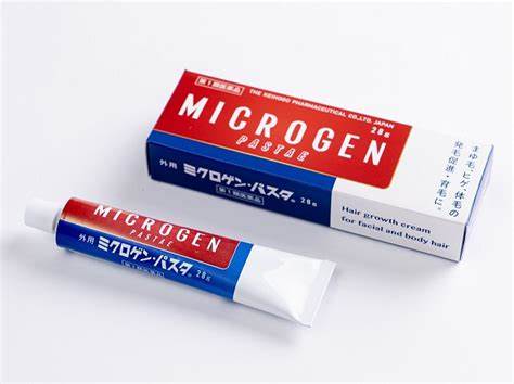 1類医薬品のため、薬剤師からのメールにご返信頂いてからの発送となりますのでご注意ください。 特徴 ミクロゲン・パスタは、二種のテストステロン（男性ホルモン）を主成分とした、吸収されやすいクリーム状の外用育毛剤で、まゆ毛、ヒゲ、胸毛、腋毛、性毛など、頭髪以外の部分に生えるべき硬毛の生育促進に、塗って効果をあらわすものです。 ［頭髪には使用できません］ してはいけないこと（守らないと現在の症状が悪化したり、副作用・事故が起こりやすくなる） 1．次の人は使用しないこと 　　（1）本剤の成分に対しアレルギー症状を起こしたことがある人 　　（2）ご使用前に本剤をチューブから5mm程度出し、内股などの皮ふのうすい所にすり込んで、翌日中に薬疹、発赤、かゆみ、かぶれ、はれなどの症状が現れた人 　　（3）アンドロゲン依存性腫瘍（例えば前立腺腫瘍、乳腫瘍（悪性））及びその疑いのある人 　　（4）妊婦、妊娠している可能性のある女性、授乳中の人 　　（5）小児（15歳未満） 　　（6）排尿困難を伴う前立腺肥大のある人 　　（7）前立腺検査※の結果、前立腺特異抗原（PSA）の値が2．0ng／mL以上の人（医師の判断に従うこと） 　　※本剤の有効成分（メチルテストステロン、プロピオン酸テストステロン）は前立腺腫瘍を進行させるおそれがあります。 　　　a）特に50歳以上の男性は前立腺腫瘍の罹患率が高まるため、本剤のご使用前に前立腺検査を受ける必要があります。 　　　b）継続的にご使用の人は定期的な検査を受ける必要があります。 　　　c）検査の結果、異常があった場合には直ちに本剤のご使用を中止して、医師又は薬剤師に相談すること 　　（8）睡眠時無呼吸症候群である人 　　（9）円形脱毛症の人 2．次の部位には使用しないこと 　　（1）目や目の周囲、粘膜（口腔、鼻腔等） 　　（2）頭髪、マツ毛 　　（3）陰茎部先端（尿道口）、恥部の粘膜部 　　（4）外傷、炎症、湿疹、ただれ、化膿などのある部位 3．本剤を使用している間は、男性ホルモンを含んだいずれの医薬品も使用しないこと 4．使用者以外へ付着させないこと 　　（1）ご使用後は石鹸とぬるま湯で手を十分に洗って下さい。 　　（2）本剤を使用者以外の人に付着させないように注意して下さい。付着した場合は直ちに洗い流して下さい。 　　（3）塗布部が他の人と接触する可能性があるときは、塗布部を石鹸とぬるま湯で十分に洗い流して下さい。 相談すること 1．次の人は使用前に医師または薬剤師に相談すること 　　（1）医師の治療を受けている人 　　（2）前立腺肥大症ではあるが、排尿困難を伴わない人 　　（3）薬や化粧品等によるアレルギー症状（発疹・発赤、はれ、かぶれ、かゆみ、水疱、にきび、かぶれ、はれ等）を起こしたことがある人 　　（4）本人又は家族がアレルギー体質の人 　　（5）重度の心臓病、腎臓病、肝臓病、高血圧又はその既往歴のある人 2．次の場合は、直ちに使用を中止し、この文書を持って医師又は薬剤師に相談すること 　　（1）使用後、次の症状があらわれた場合 　　　〔関係部位〕　　　　　　〔症　　状〕 　　皮　ふ（塗った所）　：　発疹・発赤、かゆみ 　　（2）1～3ヵ月使用しても症状の改善がみられない場合 　　（3）月経異常、或いは変声等の男性化の兆候が見られた場合 　　（4）誤った使い方をしてしまった場合 効能・効果 男女両性の無毛症、貧毛症 （顔面、胸部、四肢、腋下、恥部の発毛促進と育毛） 用法・用量 1日1～2回、1回0．1g～0．3gを目的の部位に塗擦する。 ＜用法・用量に関する注意＞ （1）定められた用法・用量を厳守してください。 （2）目に入らないように注意してください。万一、目に入った場合には、すぐに水又はぬるま湯で洗ってください。なお症状が重い場合には、眼科医の診療を受けてください。 （3）ご使用前後には、手指をよく洗ってください。 （4）塗布部を清潔にしてからお使いください。 （5）外用にのみ使用してください。 （6）ミクロゲン・パスタは即効性ではなく、一般的には1ヵ月から2～3ヵ月くらいの連続使用が必要とされています。しかし、効果には個人差があるので、1～2ヵ月続けて使用しても反応が認められないような場合には、期待するような効果を得られないことも考えられますので、それ以上のご使用はおすすめできません。 （7）高齢者（65才以上）のご使用は効果が期待できない場合もあります。 （8）白毛が黒毛になる効果はございません。 成分・分量 本剤1g中 ［有効成分］　　　　　　　　　　　　　［含量］ メチルテストステロン・・・・・・・・・10mg プロピオン酸テストステロン・・・・・・・5mg 添加物としてステアリルアルコール、プロピレングリコール、ポリオキシエチレン硬化ヒマシ油、ステアリン酸グリセリン、パラベン、ワセリン、コレステロール、感光素301号、香料を含有します。 保管及び取扱上の注意 1．直射日光をさけ、なるべく湿気の少ない涼しい所に密栓して保管してください。 2．小児の手のとどかない所に保管してください。 3．他の容器に入れ替えないでください。（誤用の原因になったり、品質が変わることがあります） 4．使用期限を過ぎた製品は使用しないでください。 5．本剤が出すぎた場合は、チューブに戻さないでください。 6．本剤をチューブから出しにくい場合は、手のひら等で1～2分温めてください。 その他の添付文書記載内容 ［詳しいご使用方法］ チューブの蓋を取り、その突起でチューブの口を開けて、塗布面積の大小に従い下記のように適量を塗擦します。 まゆ毛には1回0．1gくらい（小豆粒くらい）を1日1～2回、まゆがしらの方から、まゆじりの方へ軽くスリ込んでください。 体毛（性毛）の無毛や薄毛には、1回0．1g～0．3gを1日1～2回、粘膜の部分につけないように注意して、下腹部へスリ込んでください。 ヒゲ、胸毛などには、塗布部分の広さに応じて、1回0．1g～0．3gをよく指先でのばすように塗擦し、1日1～2回ずつ使用してください。 使いすぎないようご注意ください。 問合せ先 啓芳堂製薬株式会社　お客様相談室 東京都文京区千駄木1－22－3 03－3828－5663 9：00～17：00（土、日、祝日を除く） OTC医薬品分類 第1類医薬品 剤形区分　　　 クリーム剤　 毒物・劇薬区分 毒薬劇薬以外　 農薬・動物薬区分 農薬・動物薬以外　 小児用区分 大人用（大人（15歳以上）の用量・用法しかない）　 【ご注意】　 ・上記掲載の商品説明は、価格に関する情報を除きメーカーまたは、セルフメディケーション・データベースセンターから提供されたものです。　 ・医薬品の使用にあたり、疑問・心配があるときは、必ず医師・薬剤師にご相談ください。　 ・株式会社e健康ショップ及びセルフメディケーション・データベースセンターは、当サービスを介して購入等を行った医薬品の服用により生じた健康被害について、一切の責任を負わないものとします。　 &lt;文責&gt;ケーファーマシー株式会社　薬剤師　小林和正　ミクロゲンパスタ 28gは、まゆ毛、ヒゲ、胸毛、腋毛、性毛など、頭髪以外の硬毛の生育を促進します/送料無料