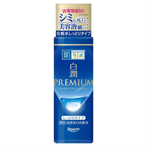 リニューアルに伴いパッケージ・内容等予告なく変更する場合がございます。予めご了承ください。 名　称 肌ラボ　白潤プレミアム　薬用浸透美白化粧水　しっとり 内容量 170ml 特　徴 ◆W有効成分配合 美容液級のケア ◆開けやすい包装！ ◆うるおいと白さへのこだわり「白潤（シロジュン）」シリーズ 美白＋抗炎症有効成分と、ナノ化ヒアルロン酸（うるおい成分）配合。 紫外線ダメージを受けた肌に、角層深くまで浸透する美容液のような薬用化粧水。 シミの元＊にアプローチして、うるおい満ちた美白肌へ。 ＊メラノサイト ・ホワイトトラネキサム酸配合（美白有効成分：トラネキサム酸） ・グリチルリチン酸2K（抗炎症有効成分）配合 ・ビタミンC誘導体、ビタミンE（整肌保湿成分）配合 ・2種のヒアルロン酸（うるおい成分）配合 ・健康な素肌と同じ弱酸性 ・肌へのやさしさに配慮 ◆無香料・無着色・鉱物油フリー・アルコール（エタノール）フリー・パラベンフリー 成　分 有効成分 トラネキサム酸、グリチルリチン酸2K その他の成分 加水分解ヒアルロン酸＊（ナノ化ヒアルロン酸）、ヒアルロン酸Na-2＊、ビタミンCリン酸Mg（ビタミンC誘導体）、ビタミンE、BG、濃グリセリン、ジグリセリン、ペンチレングリコール、PEG（30）、PEG-8、POE（24）POP（24）グリセリルエーテル、エデト酸塩、ラウリン酸POE（20）ソルビタン、VP・スチレン共重合体エマルション、ピロ亜硫酸Na、カルボキシビニルポリマー、フェノキシエタノール ＊2種のヒアルロン酸 使用方法 洗顔後、手のひらに適量をとり、お肌になじませ、優しく押し込むようにしみこませてください。 美白成分の結晶がキャップにつくことがあります。その場合は清潔なガーゼ等でふきとってご使用ください。 区　分 医薬部外品/薬用美白化粧水/日本製 ご注意 ◆本品記載の使用法・使用上の注意をよくお読みの上ご使用下さい。 販売元 ロート製薬株式会社　大阪市生野区巽西1-8-1 お問合わせ先電話：0120-503-610　受付時間：9:00-17:00（土、日、祝日を除く) 広告文責 株式会社ツルハグループマーチャンダイジング カスタマーセンター　047-409-4023 JANコード：4987241168491
