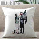 バンクシー Banksy クッションカバー パンク マム Punk Mum 北欧デザイン 45×45cmリネン 天然の麻で出来たハンドメイド プレゼント ギフト 新生活 新居 引越し祝い 新築 子供 家 おうち おしゃれ