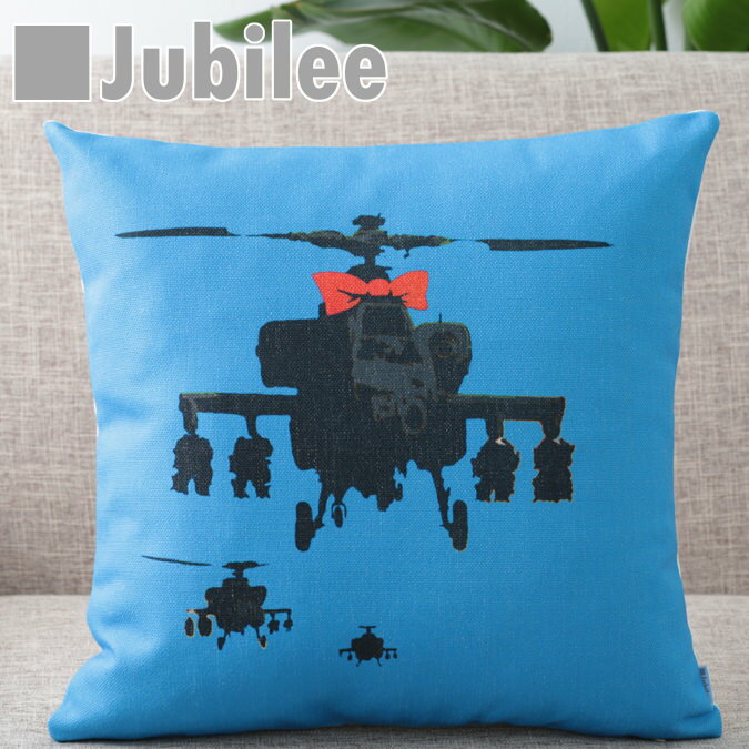 バンクシー Banksy クッションカバー Helicopter Bow Blue 北欧デザイン 45×45cm リネン 天然の麻で出来たハンドメイド プレゼント ギフト レトロスタイル 新生活 新居 引越し祝い 新築 子供 家 おうち 在宅 おしゃれ 母の日