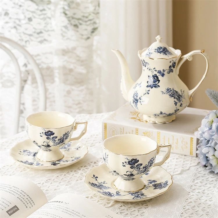 Rakuten - ポット セット おしゃれ　ブルー　レッド　花柄　コーヒーポット コーヒーカップ 3点セット　珈琲ポット　陶器/茶器/食器/お茶 茶道具/洋食器セット/ティーセット/ポット/家庭用/会社用/湯のみ/来客/お客様用/ギフト/贈り物/お祝い/プレゼント