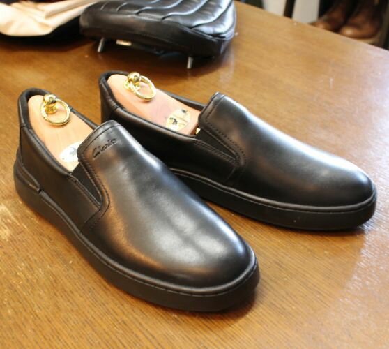 クラークス CLARKS コートライフスリップ レザースニーカー　スリッポン