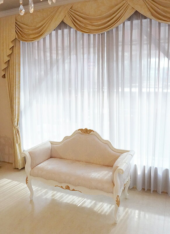 カウチソファ W120cm ホワイト色＆ゴールド色 シェルの彫刻 リボンとブーケ柄オフホワイトの張地　輸入家具 オーダー家具 姫系家具 プリンセス家具