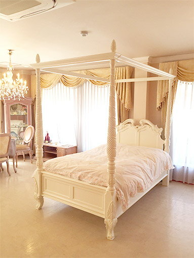 輸入家具 オーダー家具 プリンセス家具 天蓋付きベッド クラシックスタイル セミダブルサイズ ホワイト色