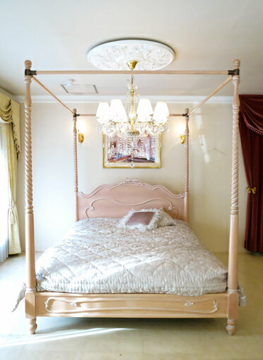 輸入家具 オーダー家具 プリンセス家具 ラ・シェル 天蓋ベッド クィーンサイズ オードリーリボンの彫刻 ピンクベージュ色